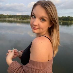 Meet your Posher, Emily